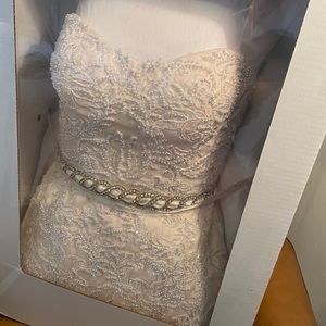 Oleg Cassini Wedding Dress